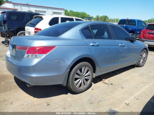 Photo 3 VIN: 1HGCP2F80BA023049 - HONDA ACCORD 