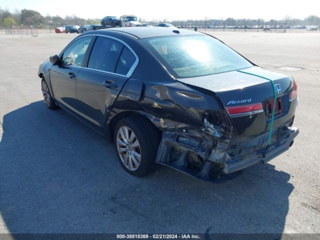 Photo 2 VIN: 1HGCP2F80BA025173 - HONDA ACCORD 