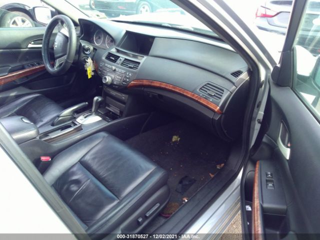 Photo 4 VIN: 1HGCP2F80BA026954 - HONDA ACCORD SDN 