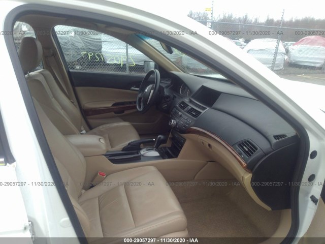 Photo 4 VIN: 1HGCP2F80BA094445 - HONDA ACCORD SDN 