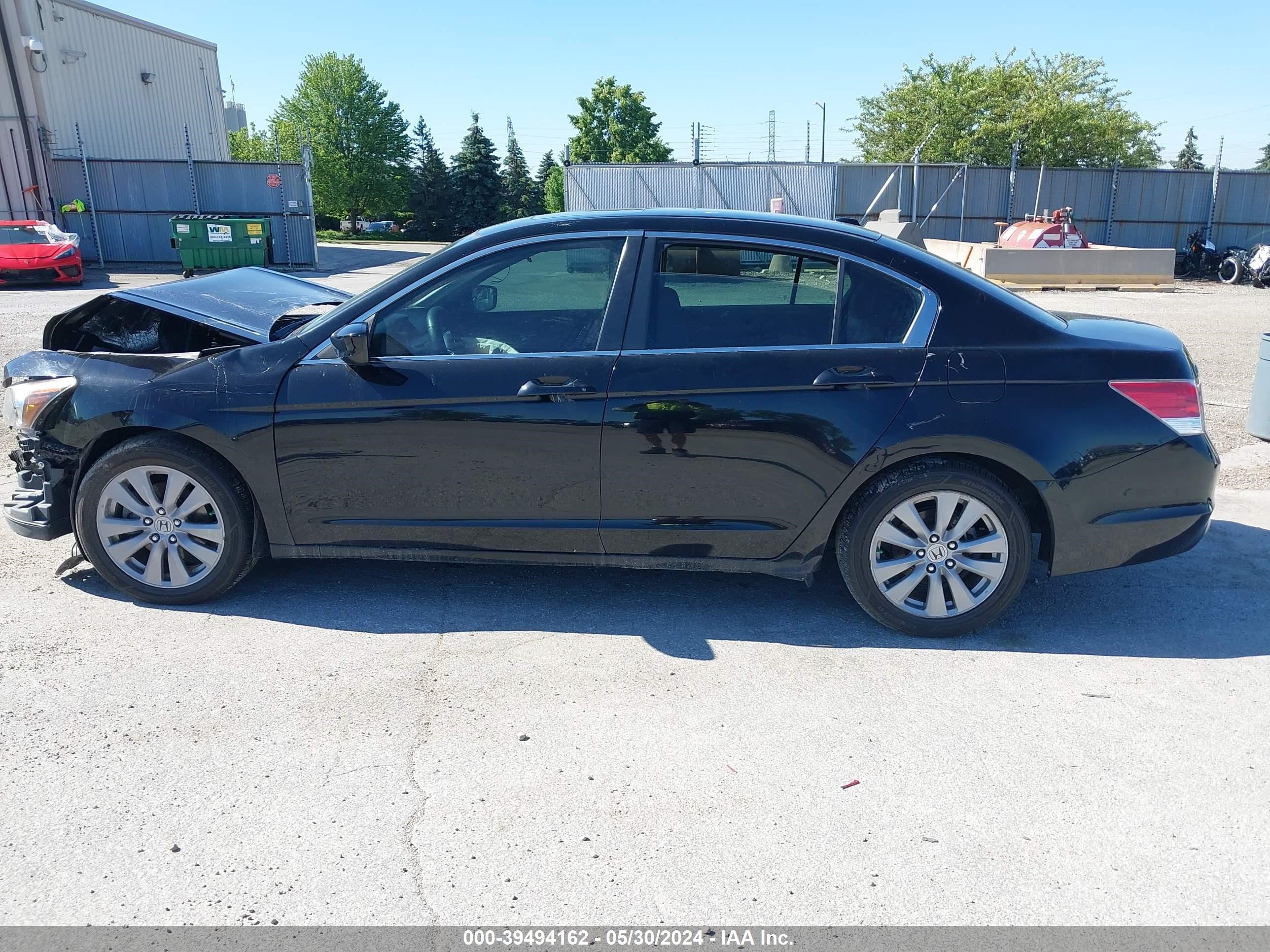 Photo 14 VIN: 1HGCP2F80BA102205 - HONDA ACCORD 