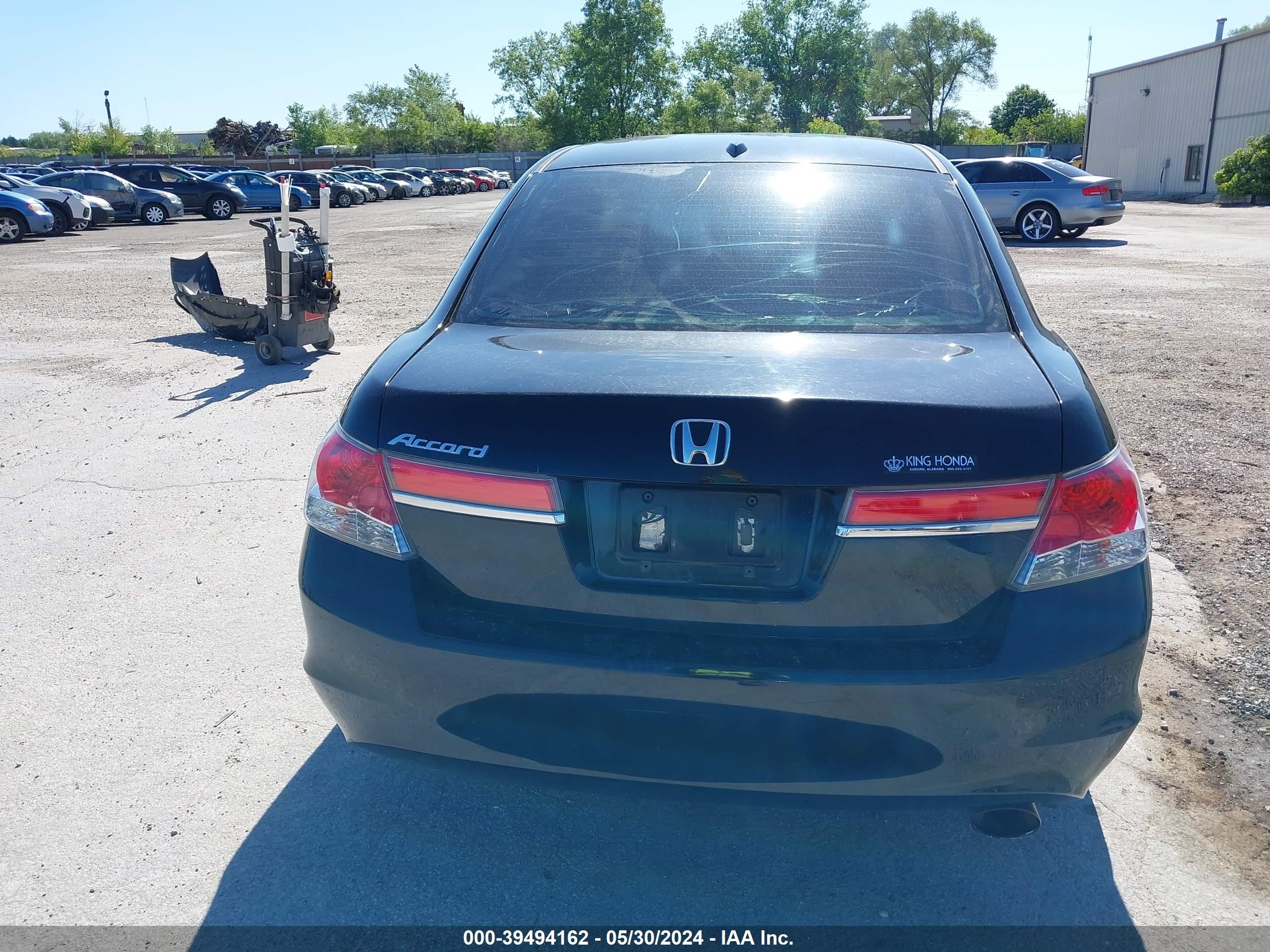 Photo 16 VIN: 1HGCP2F80BA102205 - HONDA ACCORD 