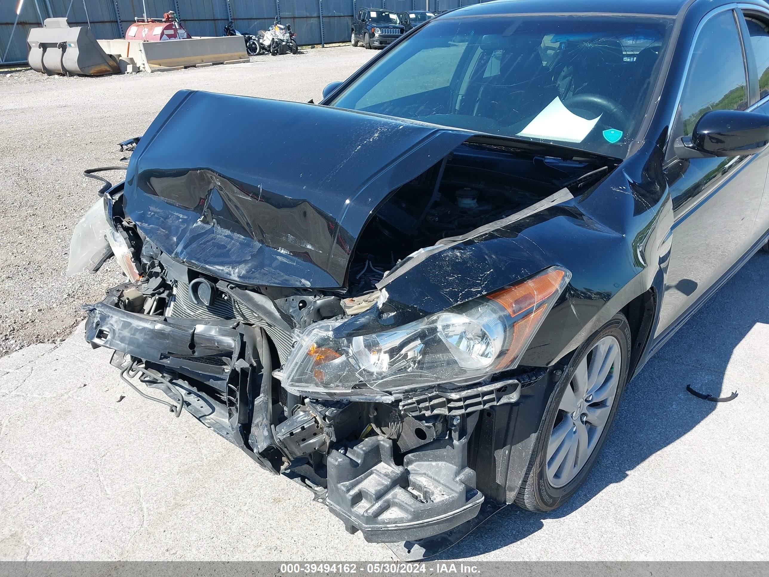 Photo 5 VIN: 1HGCP2F80BA102205 - HONDA ACCORD 