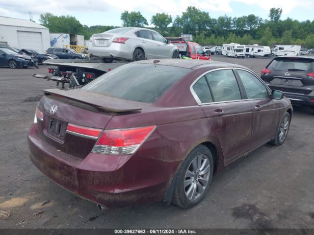 Photo 3 VIN: 1HGCP2F80BA152151 - HONDA ACCORD 