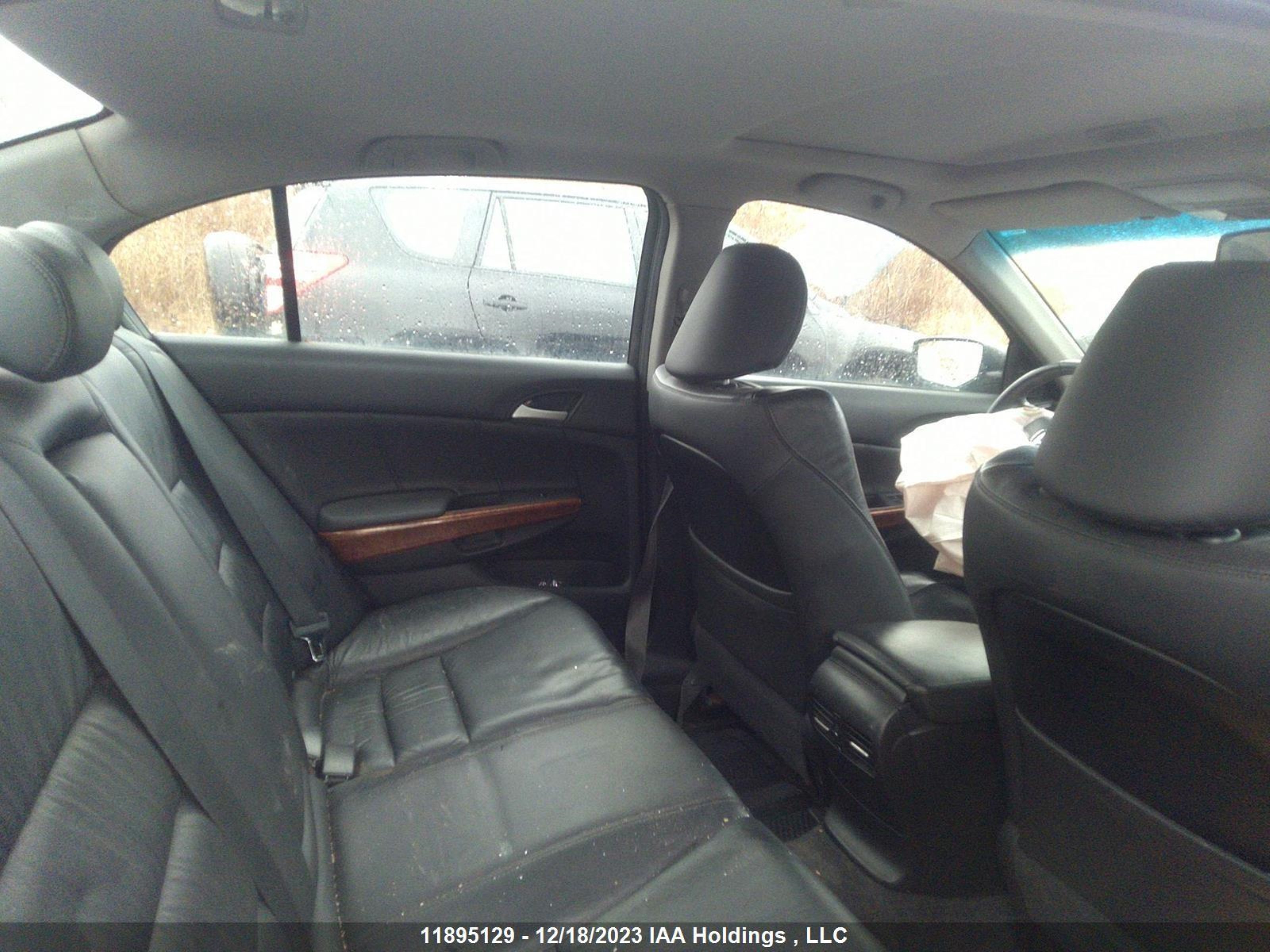 Photo 7 VIN: 1HGCP2F80BA803553 - HONDA ACCORD 