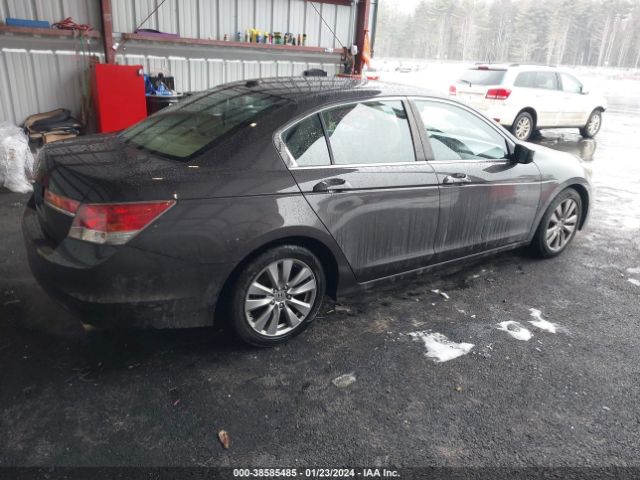 Photo 3 VIN: 1HGCP2F80CA081678 - HONDA ACCORD 