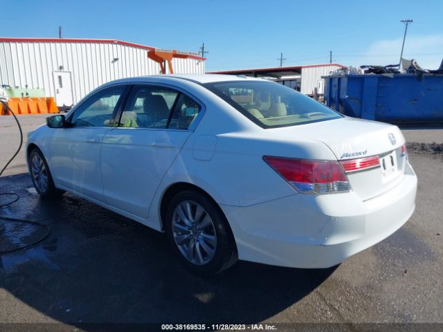 Photo 2 VIN: 1HGCP2F80CA108197 - HONDA ACCORD SDN 