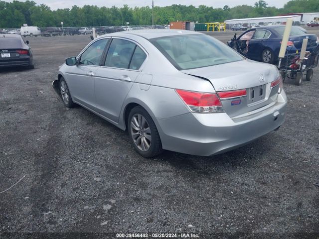 Photo 2 VIN: 1HGCP2F80CA153639 - HONDA ACCORD 