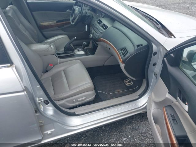 Photo 4 VIN: 1HGCP2F80CA153639 - HONDA ACCORD 