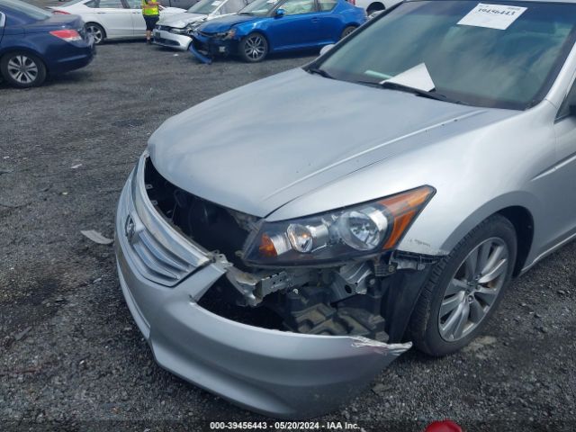 Photo 5 VIN: 1HGCP2F80CA153639 - HONDA ACCORD 