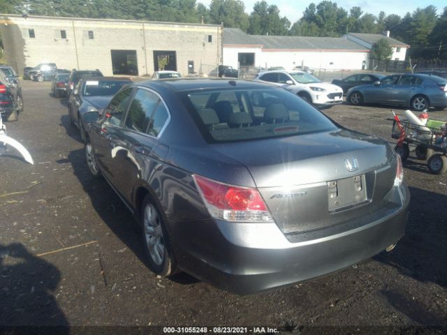 Photo 2 VIN: 1HGCP2F81AA018070 - HONDA ACCORD SDN 