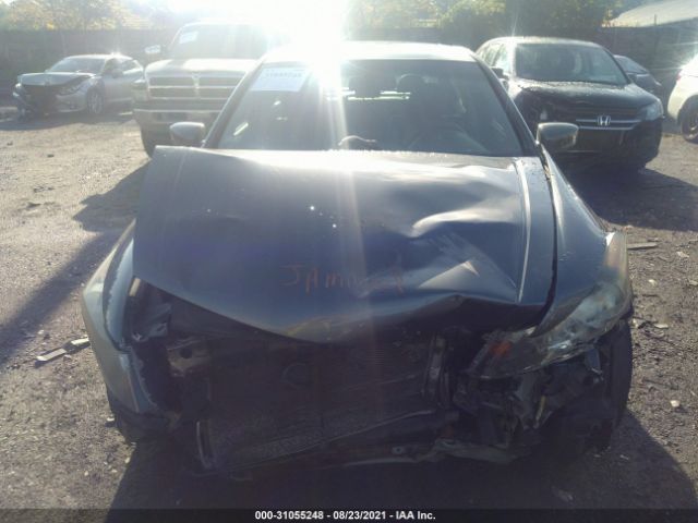 Photo 9 VIN: 1HGCP2F81AA018070 - HONDA ACCORD SDN 