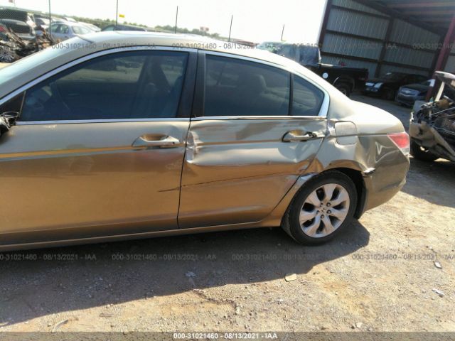 Photo 5 VIN: 1HGCP2F81AA057306 - HONDA ACCORD SDN 