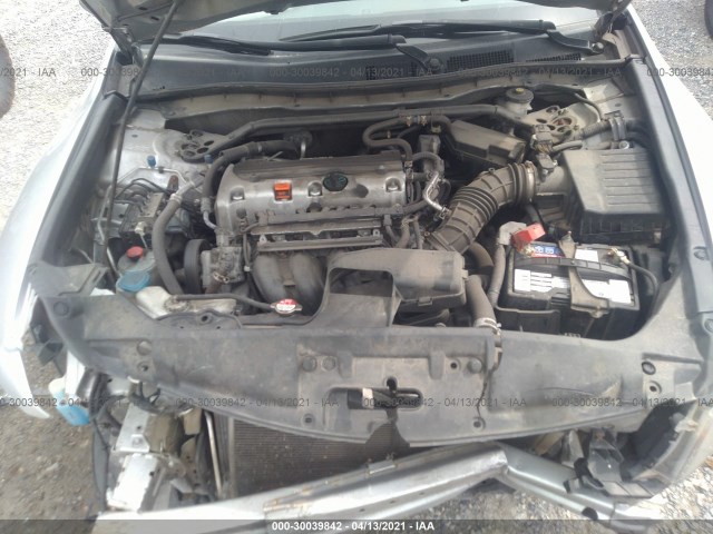 Photo 9 VIN: 1HGCP2F81AA083713 - HONDA ACCORD SDN 