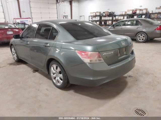 Photo 2 VIN: 1HGCP2F81AA148348 - HONDA ACCORD 