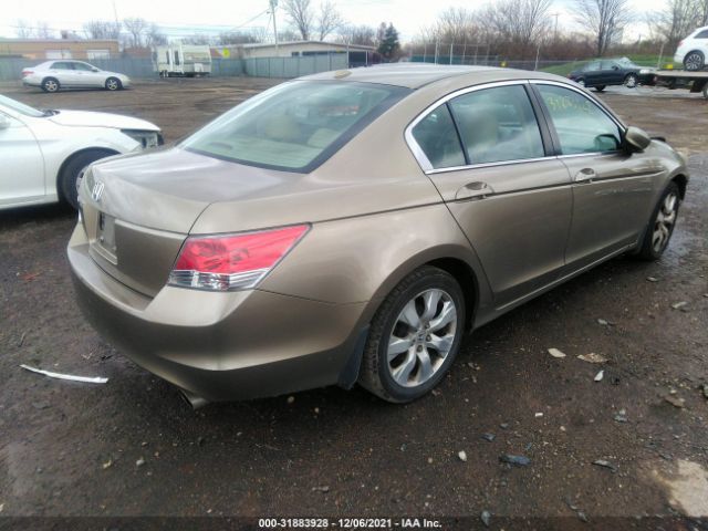 Photo 3 VIN: 1HGCP2F81AA164839 - HONDA ACCORD SDN 