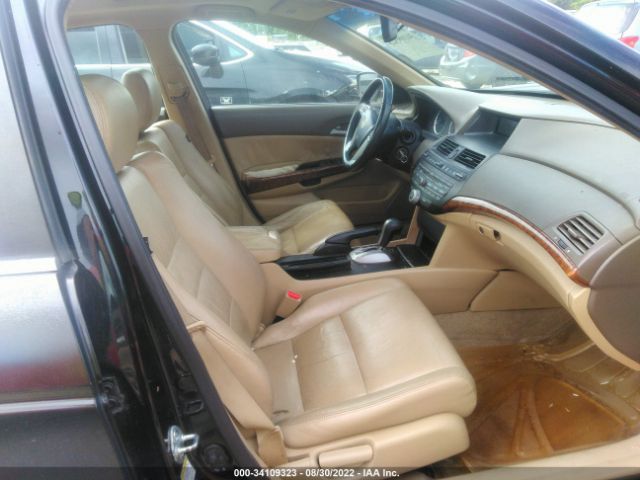 Photo 4 VIN: 1HGCP2F81AA177493 - HONDA ACCORD SDN 