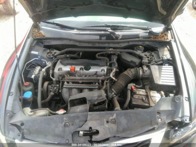 Photo 9 VIN: 1HGCP2F81AA177493 - HONDA ACCORD SDN 