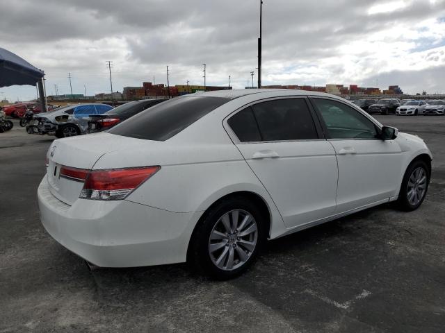 Photo 2 VIN: 1HGCP2F81BA112242 - HONDA ACCORD EXL 