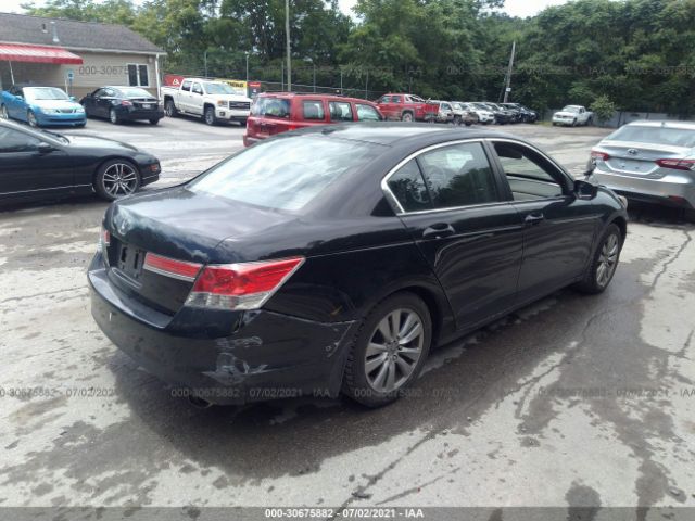 Photo 3 VIN: 1HGCP2F81CA048169 - HONDA ACCORD SDN 