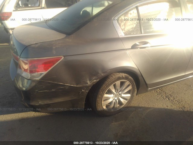 Photo 5 VIN: 1HGCP2F81CA081365 - HONDA ACCORD SDN 