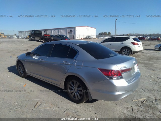 Photo 2 VIN: 1HGCP2F81CA131083 - HONDA ACCORD SDN 