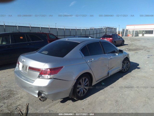 Photo 3 VIN: 1HGCP2F81CA131083 - HONDA ACCORD SDN 