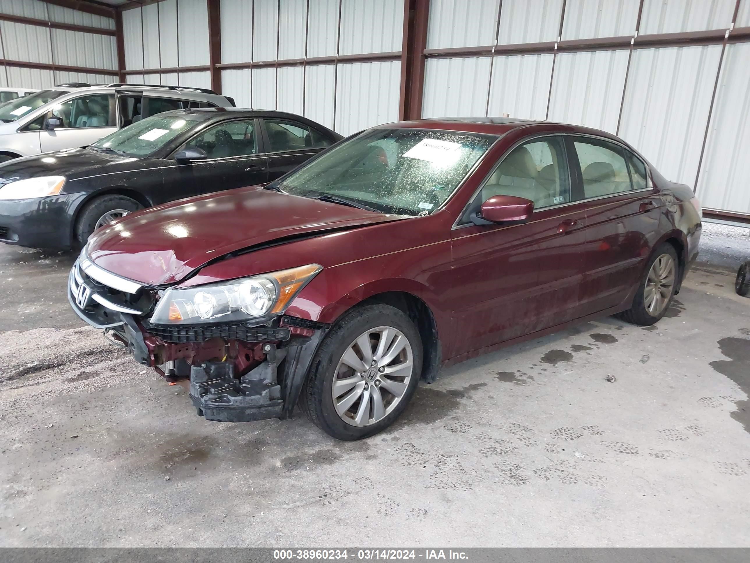 Photo 1 VIN: 1HGCP2F81CA144500 - HONDA ACCORD 