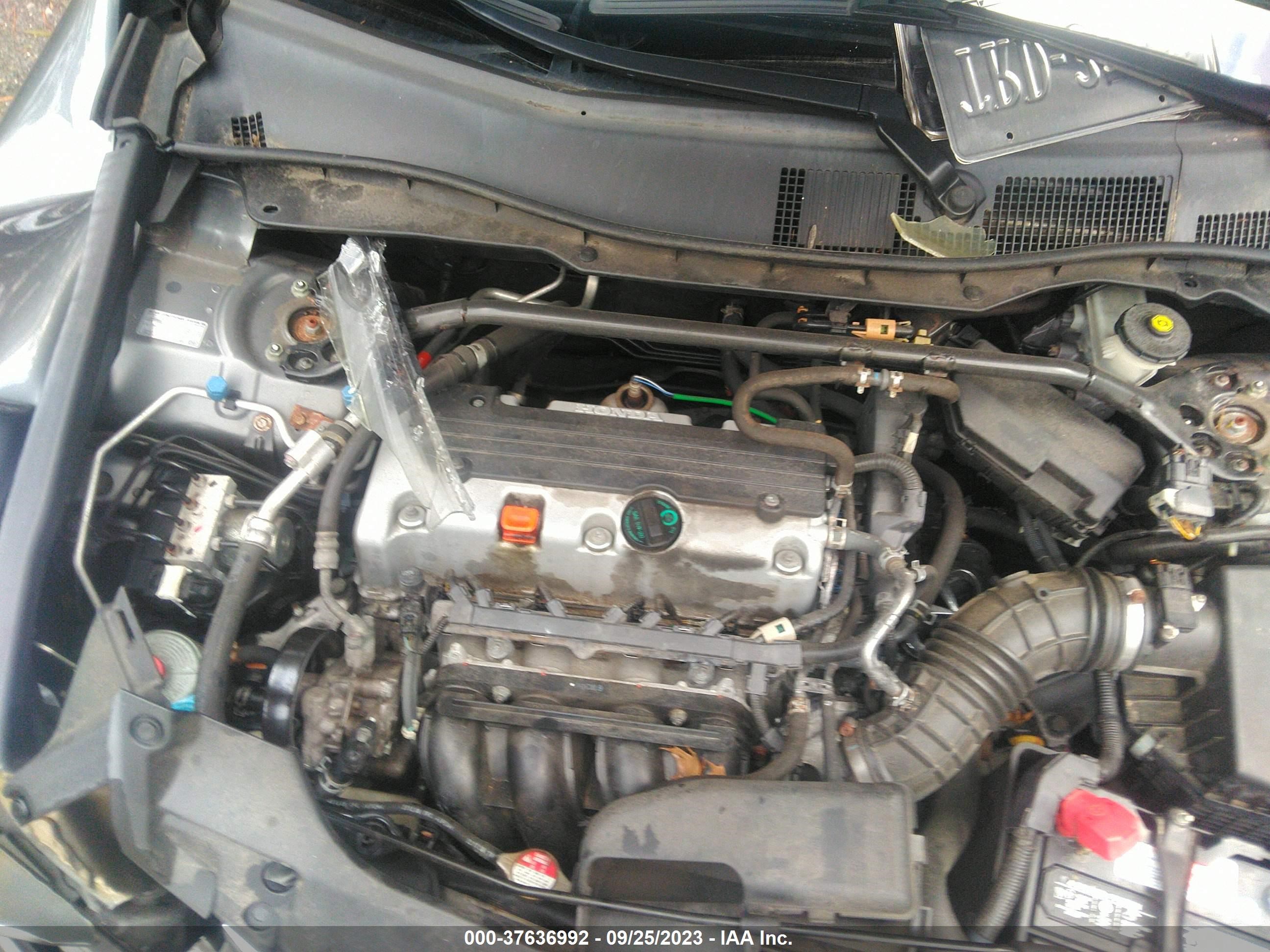 Photo 9 VIN: 1HGCP2F82AA000600 - HONDA ACCORD 