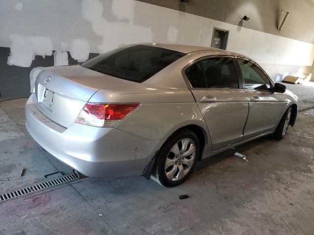 Photo 2 VIN: 1HGCP2F82AA008258 - HONDA ACCORD 