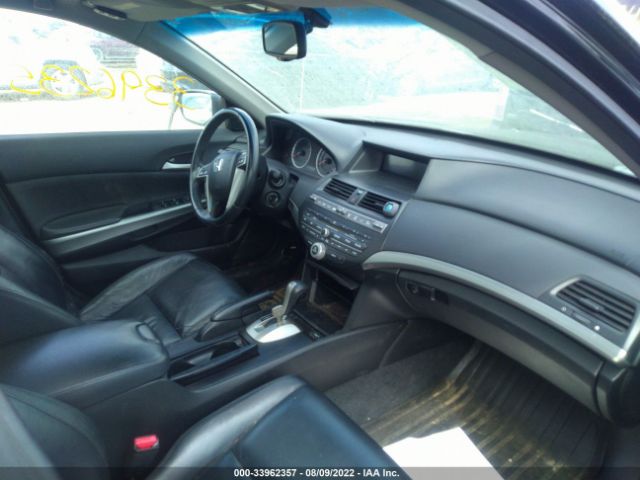 Photo 4 VIN: 1HGCP2F82AA045553 - HONDA ACCORD SDN 