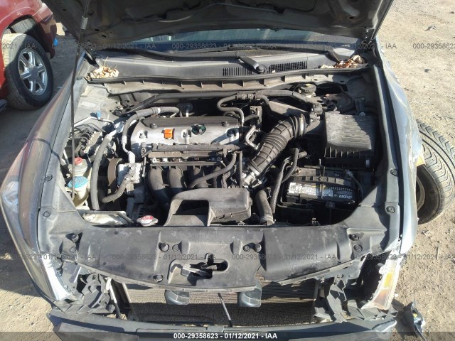 Photo 9 VIN: 1HGCP2F82AA048291 - HONDA ACCORD SDN 