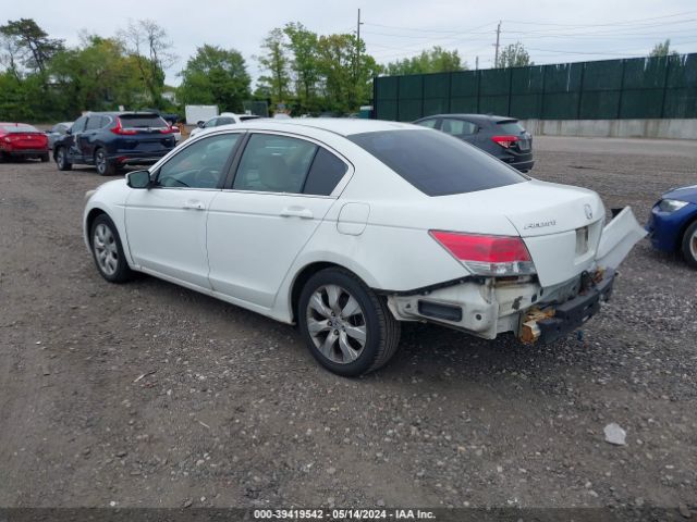 Photo 2 VIN: 1HGCP2F82AA060604 - HONDA ACCORD 