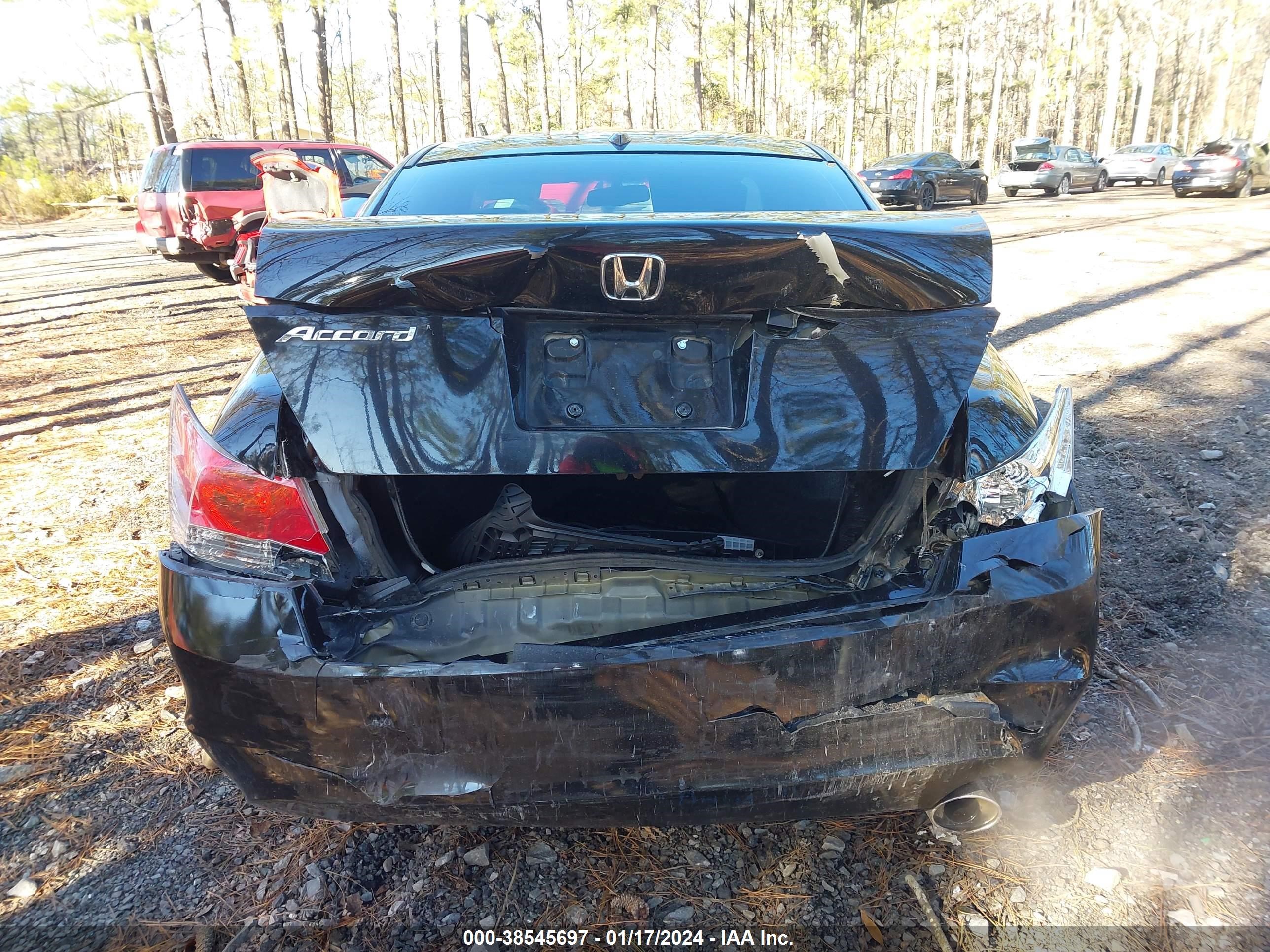 Photo 5 VIN: 1HGCP2F82AA070257 - HONDA ACCORD 