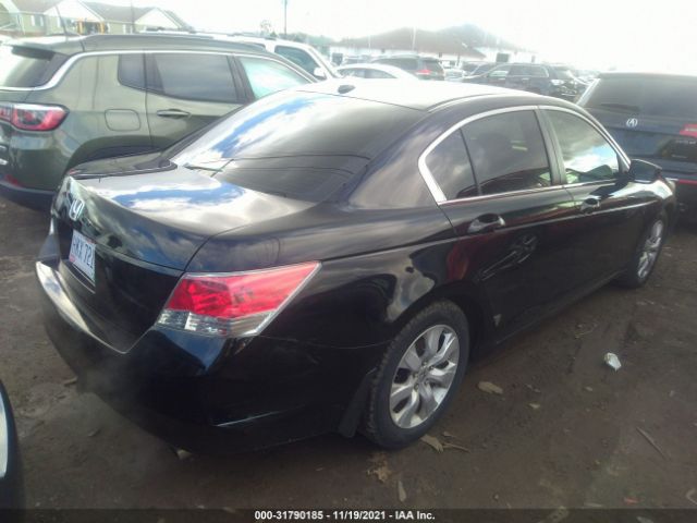 Photo 3 VIN: 1HGCP2F82AA088371 - HONDA ACCORD SDN 