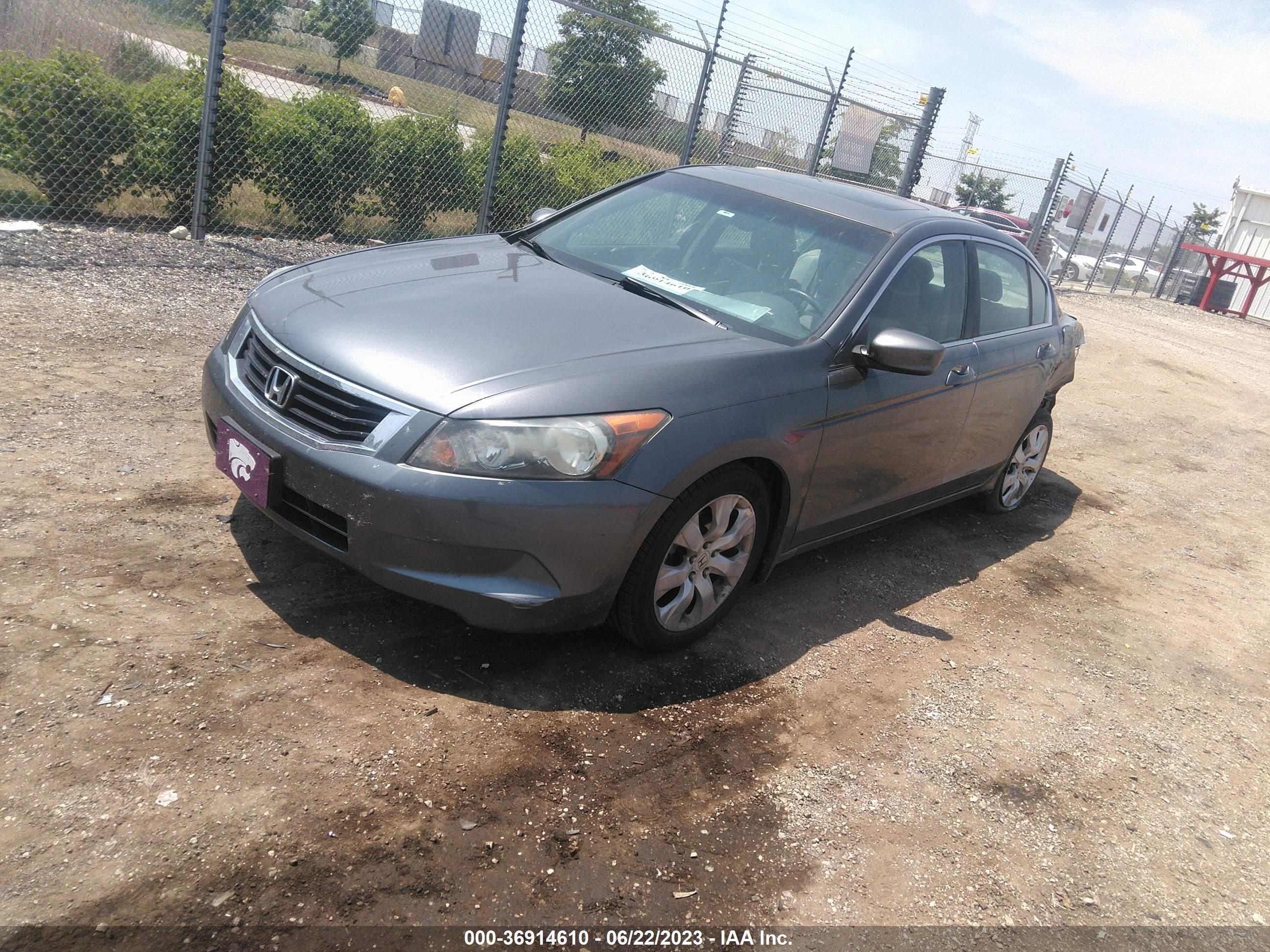 Photo 1 VIN: 1HGCP2F82AA110207 - HONDA ACCORD 