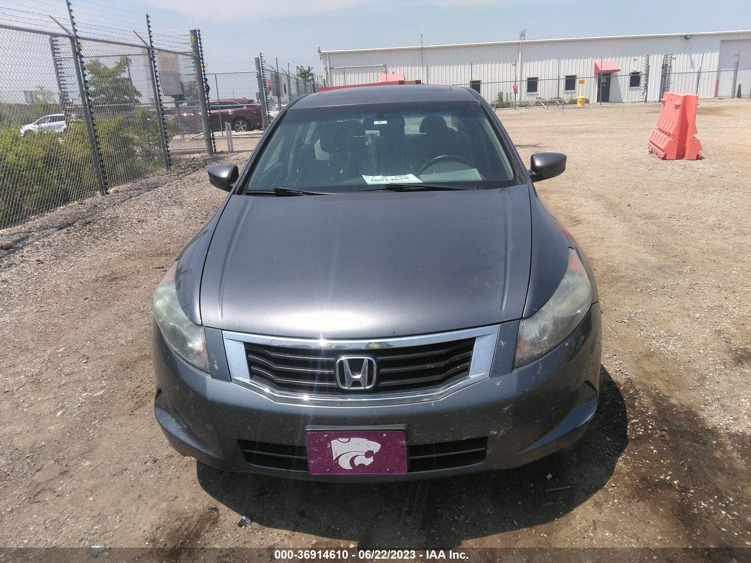 Photo 11 VIN: 1HGCP2F82AA110207 - HONDA ACCORD 