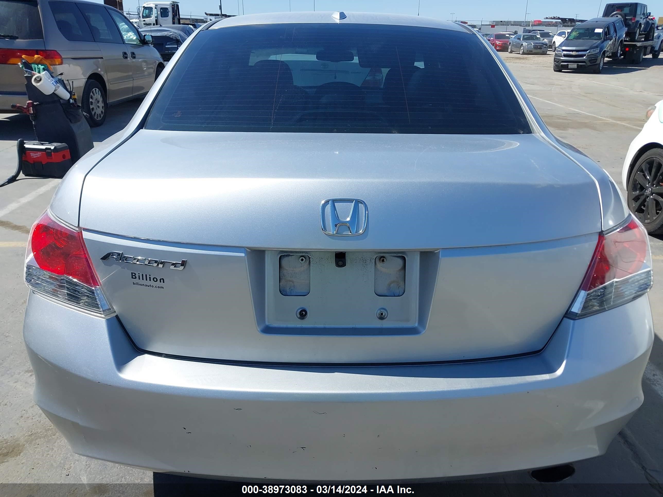 Photo 15 VIN: 1HGCP2F82AA133826 - HONDA ACCORD 