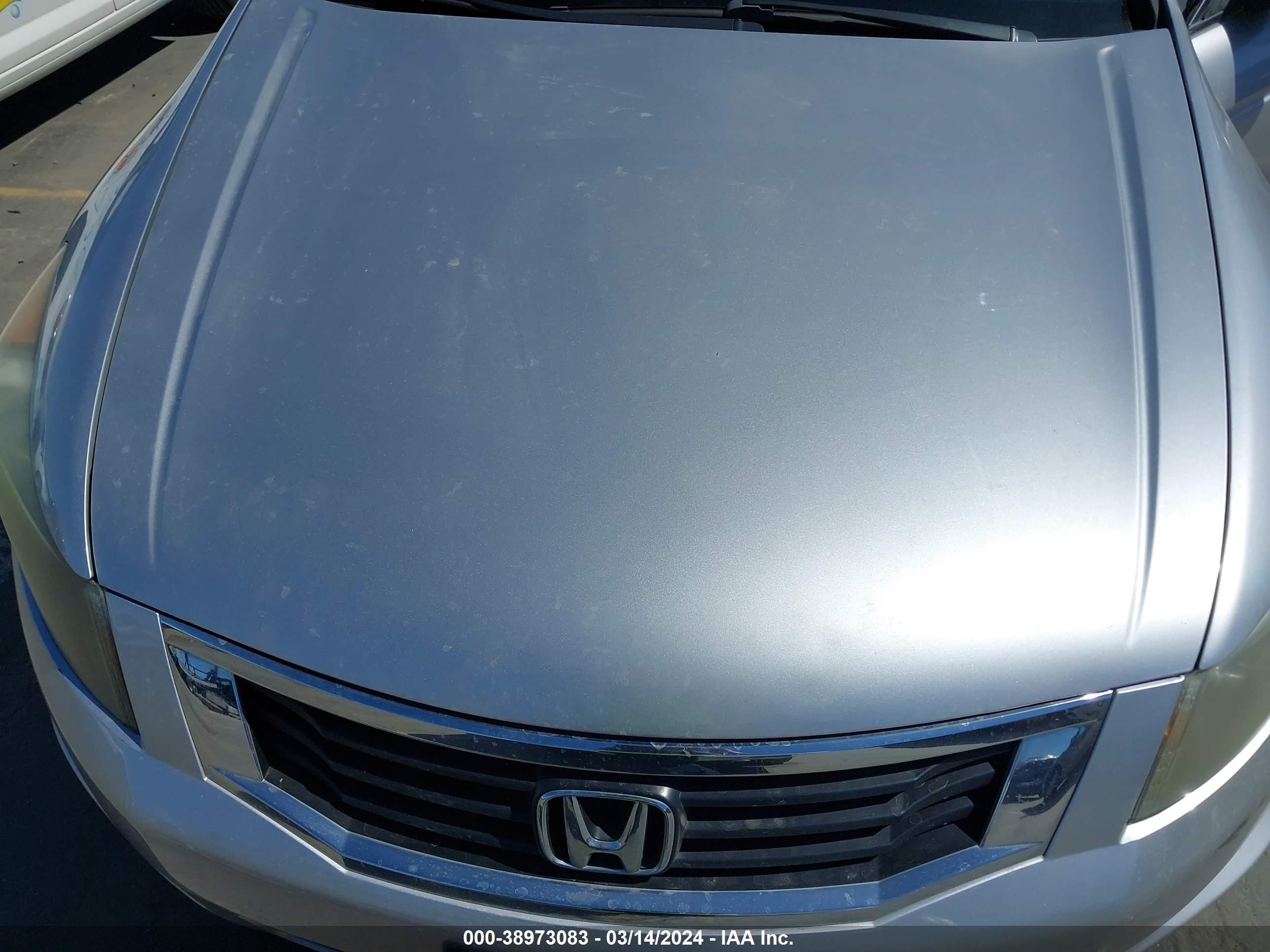 Photo 5 VIN: 1HGCP2F82AA133826 - HONDA ACCORD 