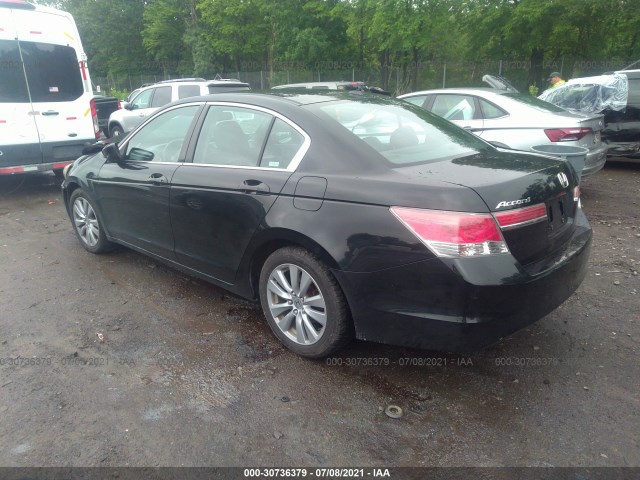 Photo 2 VIN: 1HGCP2F82BA006673 - HONDA ACCORD SDN 