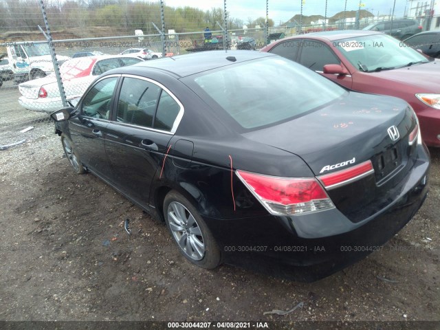 Photo 2 VIN: 1HGCP2F82BA014451 - HONDA ACCORD SDN 