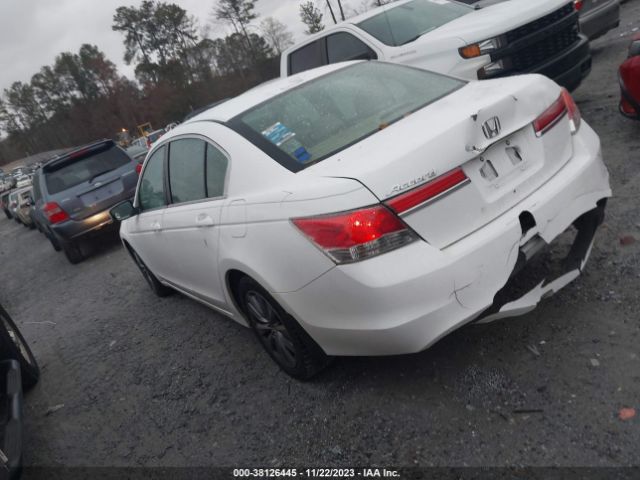 Photo 2 VIN: 1HGCP2F82BA048499 - HONDA ACCORD 