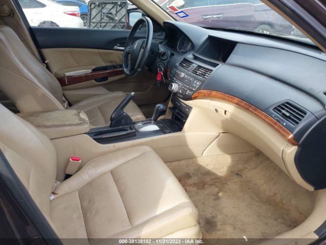 Photo 4 VIN: 1HGCP2F82BA077145 - HONDA ACCORD 