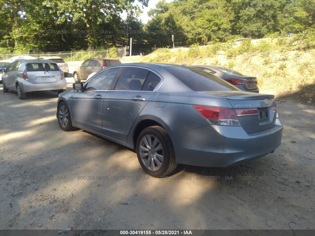 Photo 2 VIN: 1HGCP2F82BA085570 - HONDA ACCORD SDN 