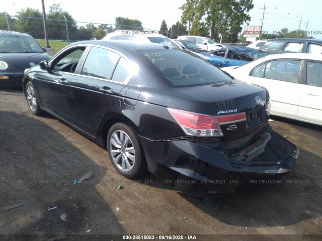 Photo 2 VIN: 1HGCP2F82BA090266 - HONDA ACCORD SDN 