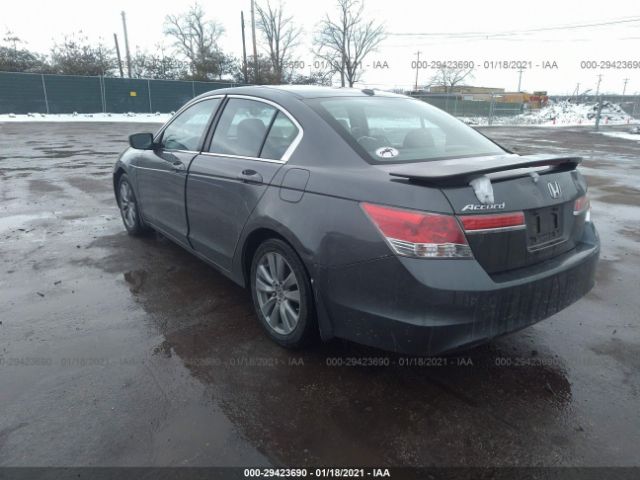 Photo 2 VIN: 1HGCP2F82BA102285 - HONDA ACCORD SDN 