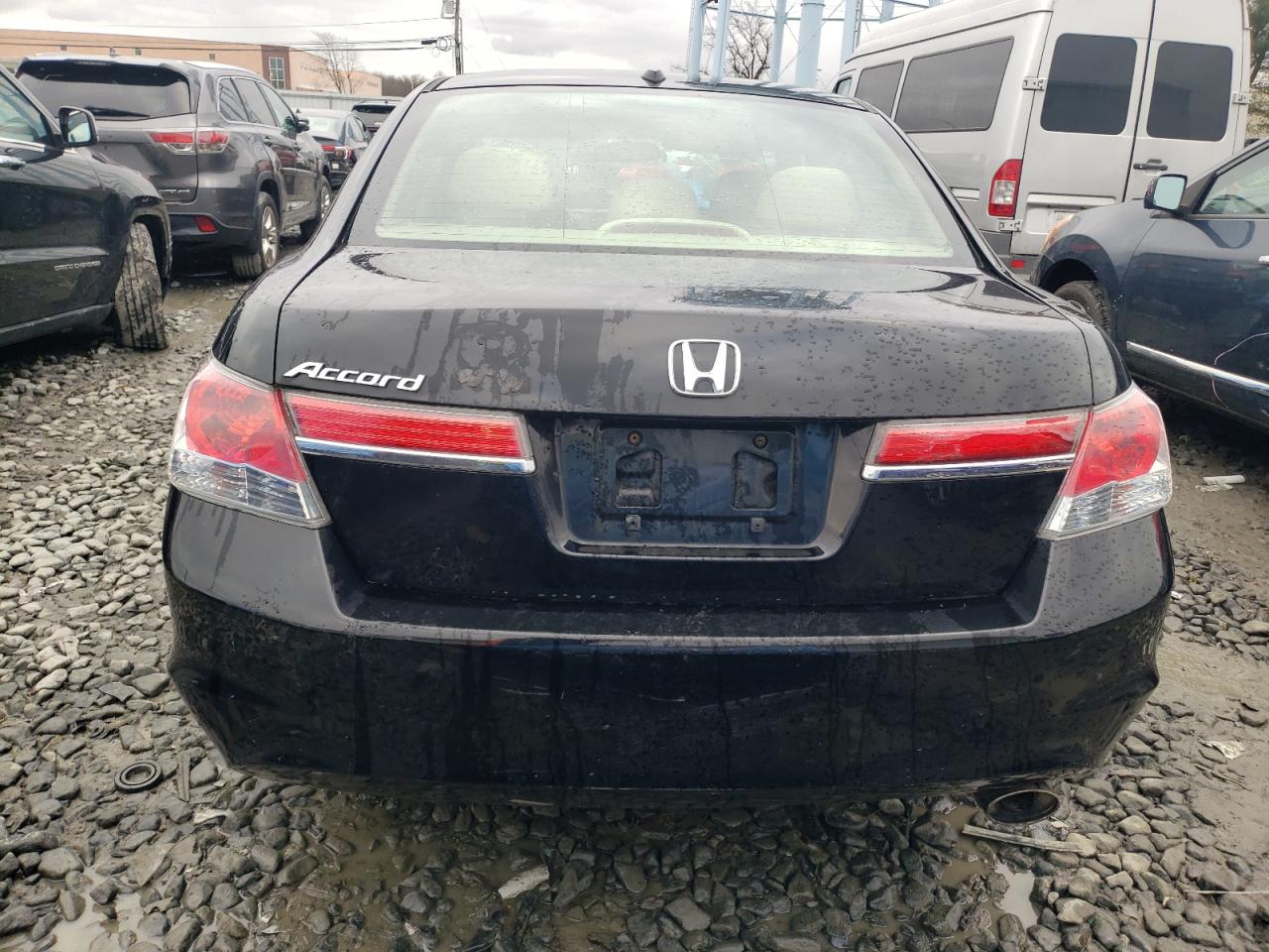 Photo 5 VIN: 1HGCP2F82BA105283 - HONDA ACCORD 