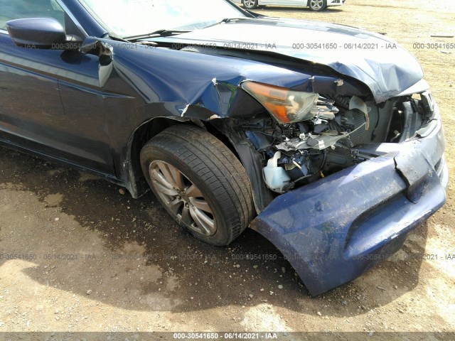 Photo 5 VIN: 1HGCP2F82BA109401 - HONDA ACCORD SDN 