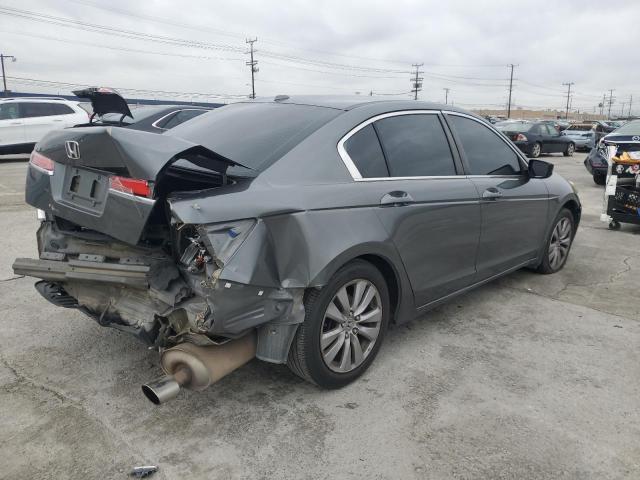 Photo 2 VIN: 1HGCP2F82BA125517 - HONDA ACCORD 