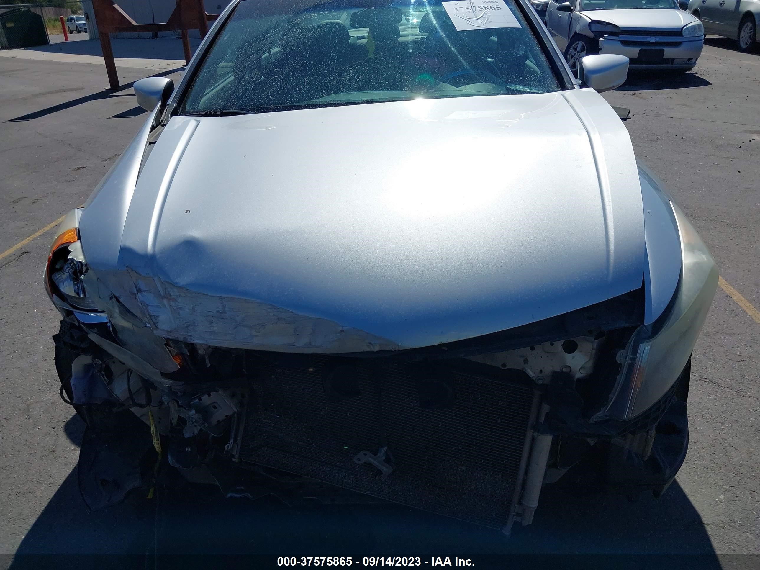 Photo 10 VIN: 1HGCP2F82CA002818 - HONDA ACCORD 